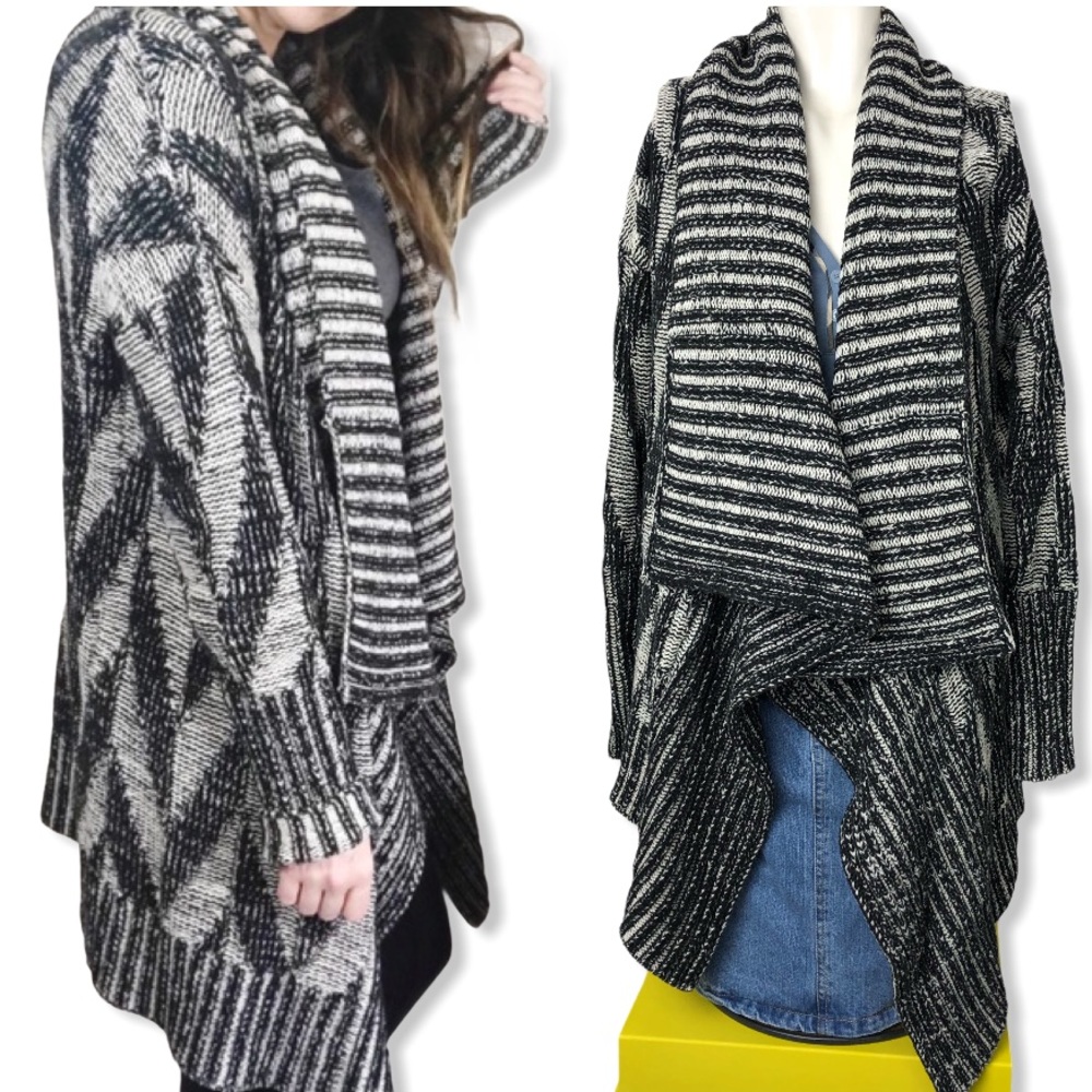 Urban Outfitters Gray Chevron Waterfall Chunky Cardigan Sweater Size S